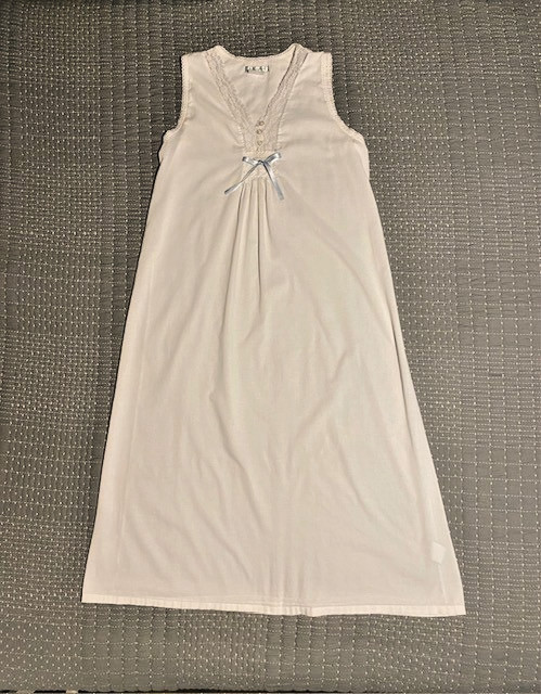 Vintage LAURA ASHLEY White 100% Cotton Nightgown M Pintuck Ribbons Lace Cottage