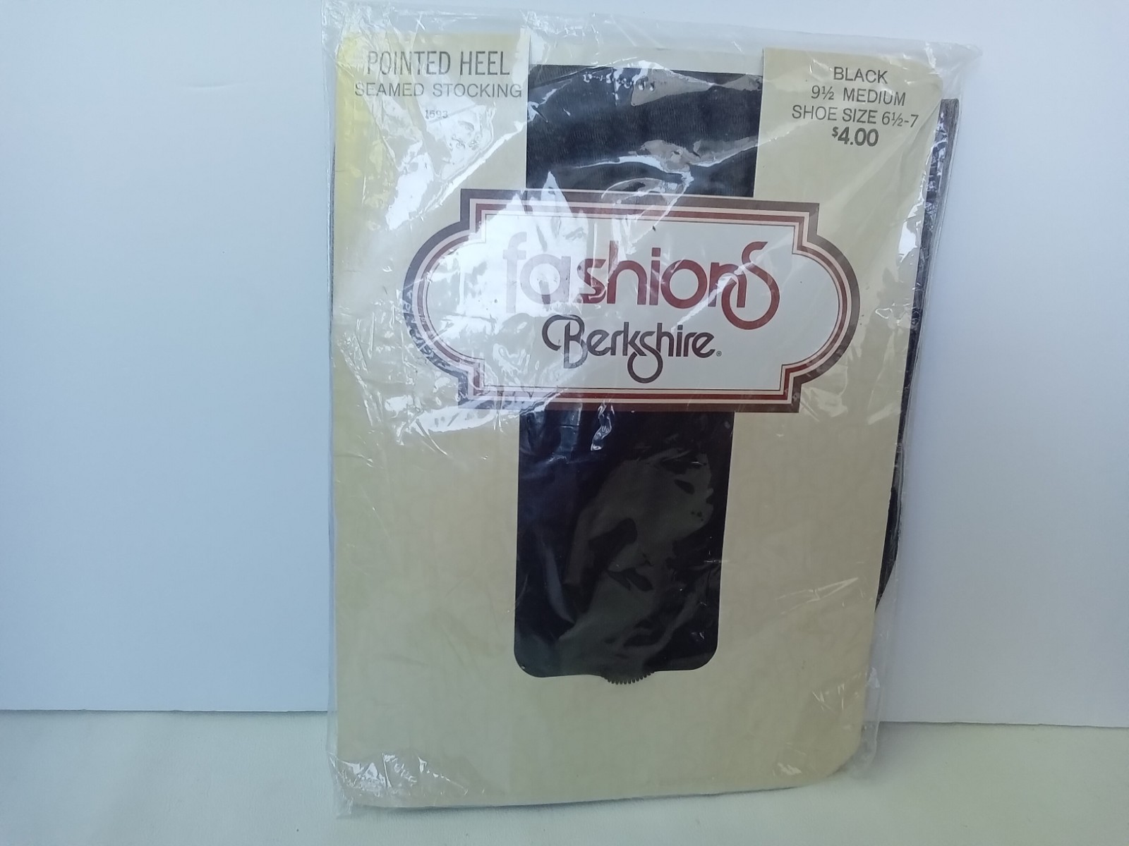 FASHIONS „BERKSHIRE SEAMED BLACK STOCKING 9 1/2 MED POINTED HEEL 100 % NYLON 6-7