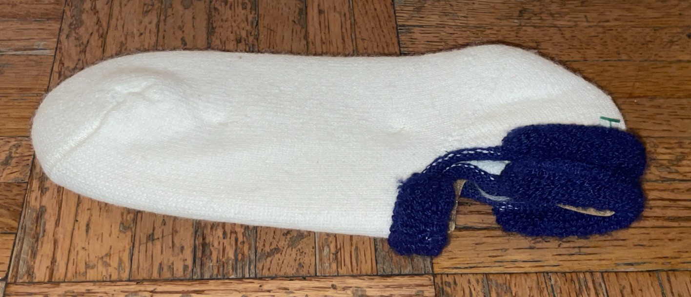 Vintage Women’s Acrylic Blend Socks Roll Blue Ankle SZ 9-11 White Low Cut New