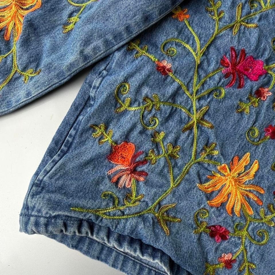 Vintage 90s hippie grandma core Tantrums Embroidered denim jacket floral boho