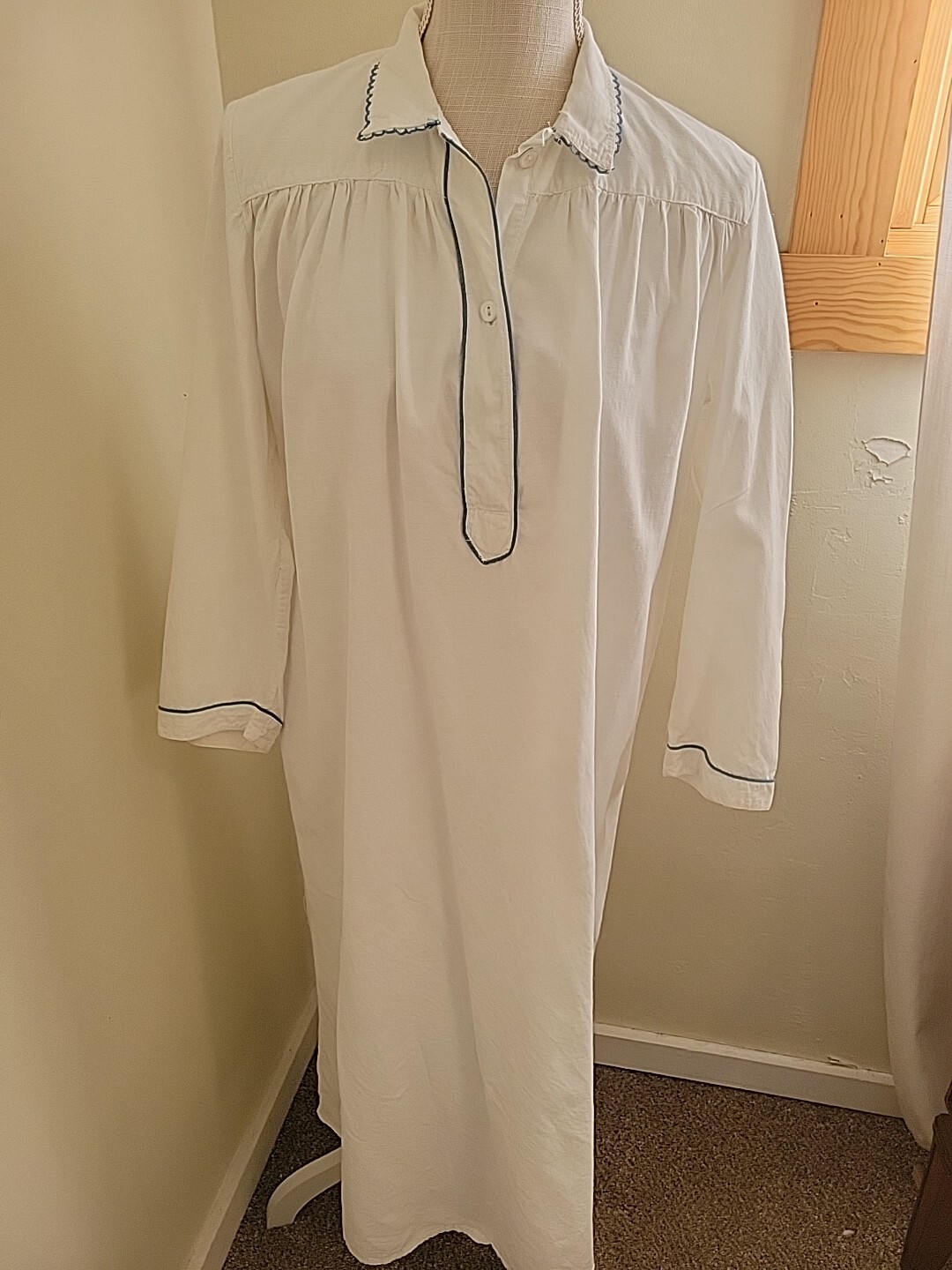 Vintage 40s European Nightgown Large 46