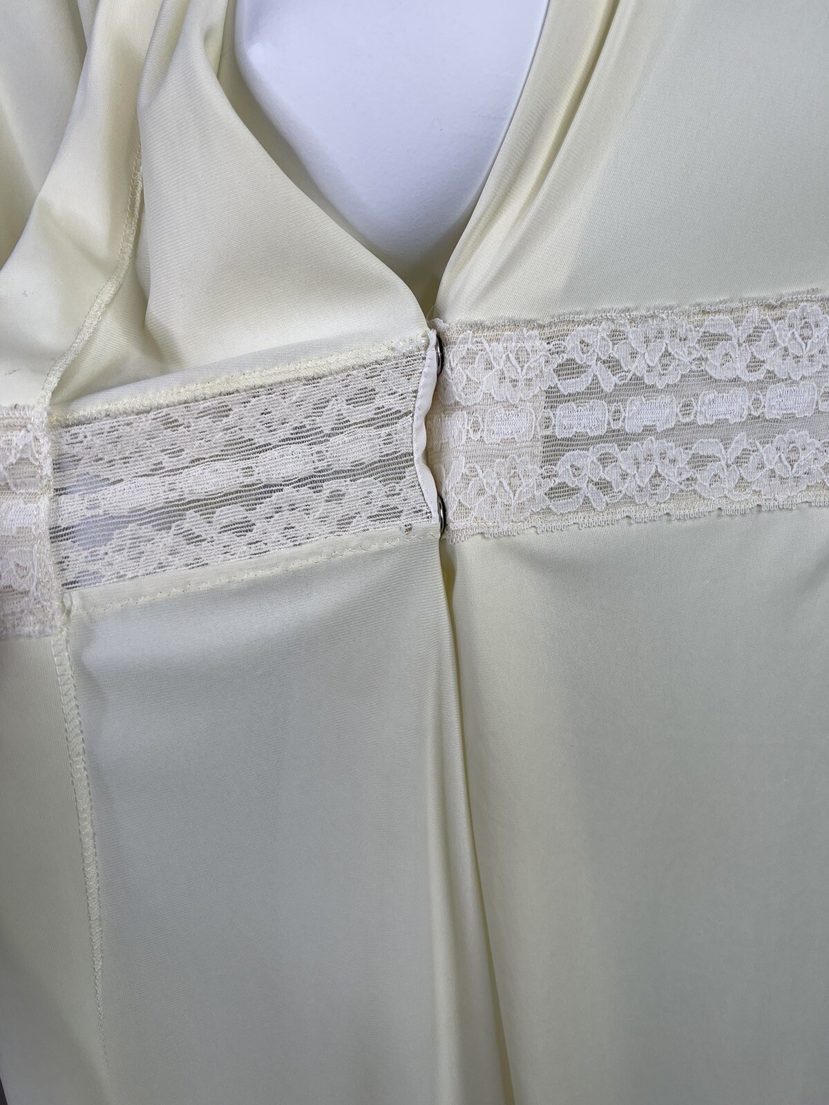 Vintage Shadowline Long Nightgown Womens 32” petite nylon Lace Pearl Snap Wrap