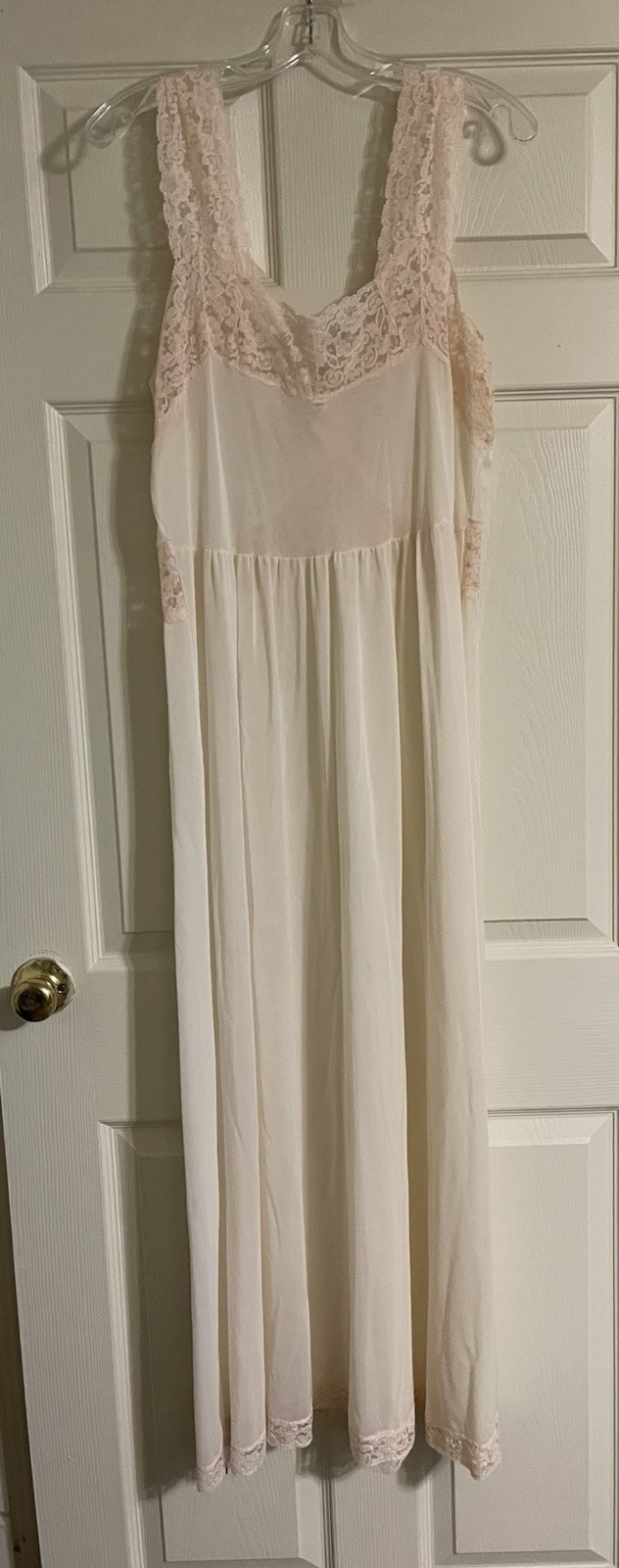 Vtg 1960s Artemis Nightgown Sz 40 Reg L DuPont Nylon Peach Heavy Lace Long