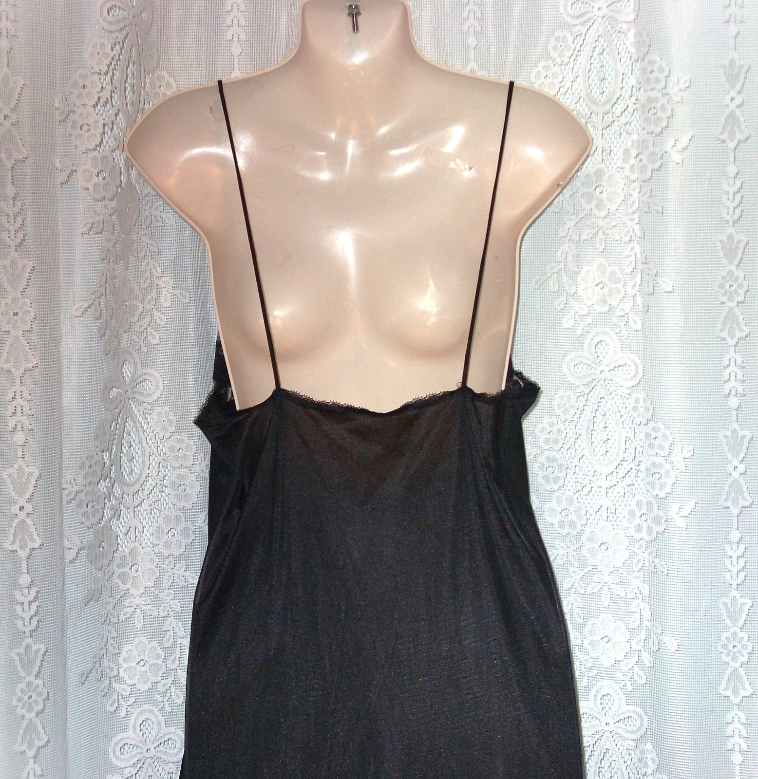 Lg.1960’s-70’s,Long,vintage nightgown,jet black,floral lace,boho,negligee