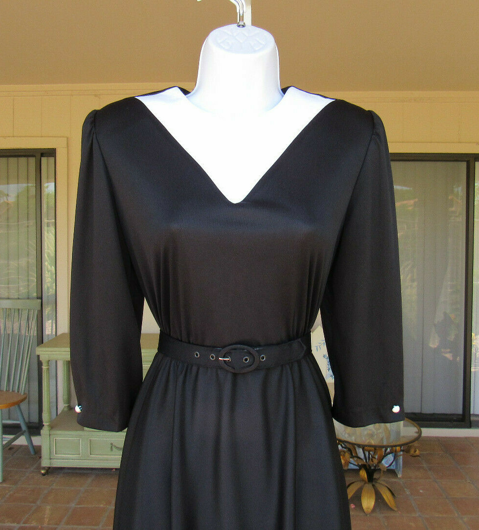 VTG 1960s WHIRLAWAY FROCKS BLACK DRESS & BELT SIZE 6P WHITE COLLAR POLY