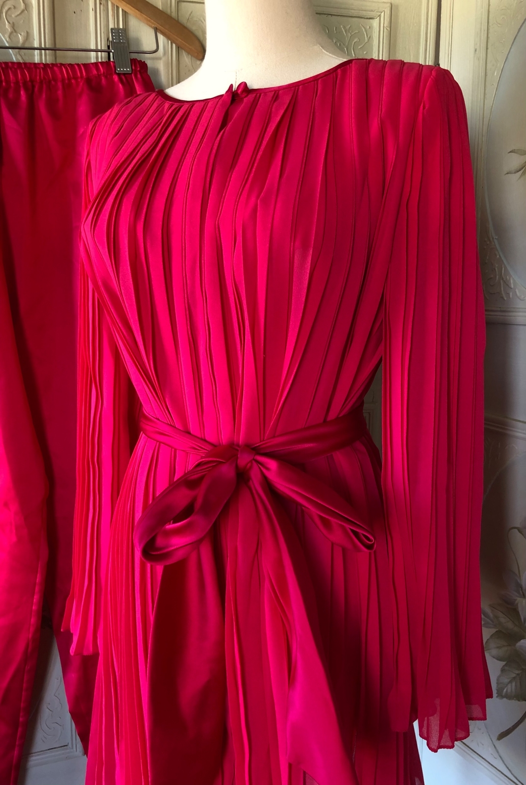 VTG 70s GEORGETTE TRABOLSI USA FUCHSIA PINK LOUNGE SET ACCORDION TOP PANTS EUC