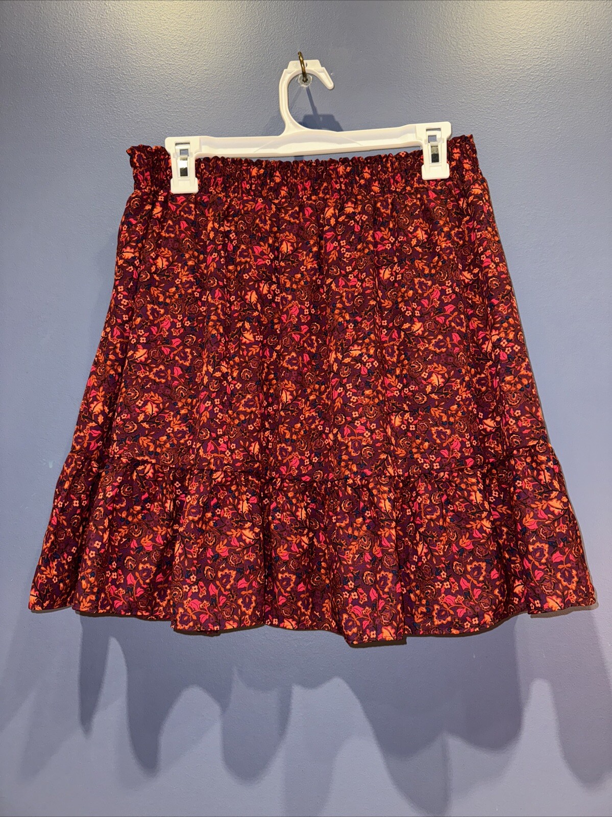Womens Large Ruffle Skirt, Short, Lined, Paris, Wine Floral BCBG NWT 30” X 18”
