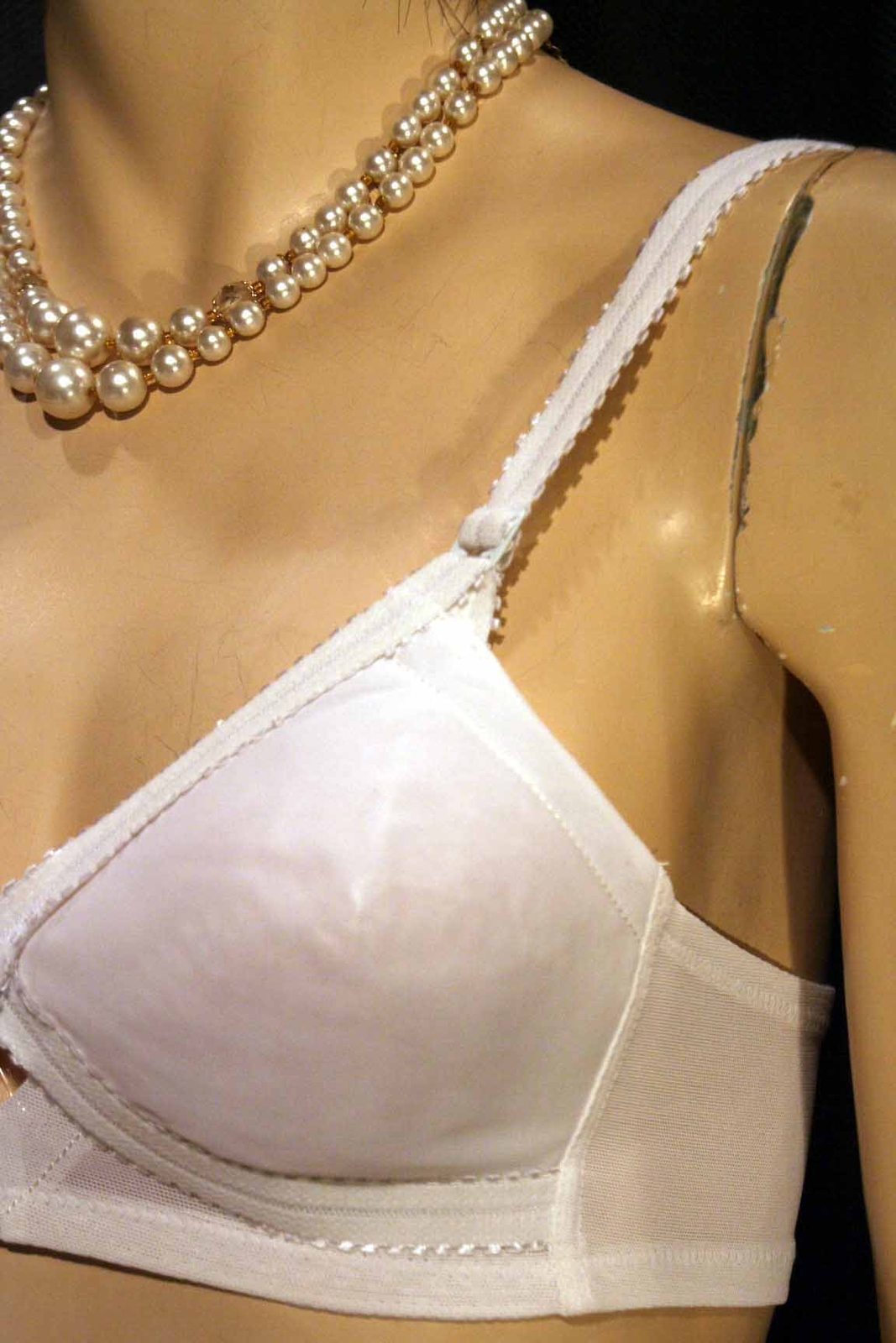 NOS 34B VTG 70s BRA Seamless Cup X’TRA COMFORT Exquisite Form P3150 Vanity Fair