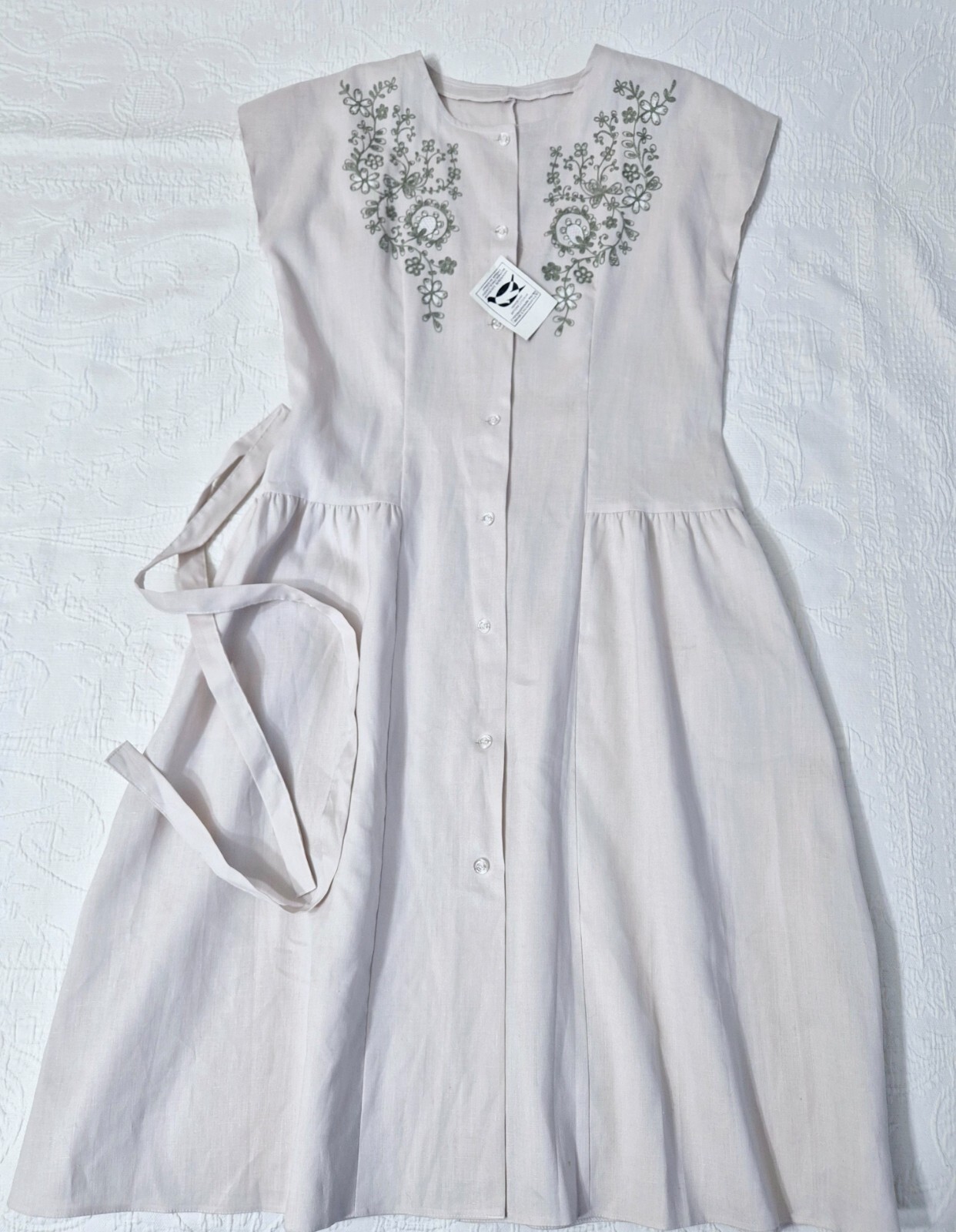 vintage dress ussr women’s dress robe made of linen with embroidery Ivanovo