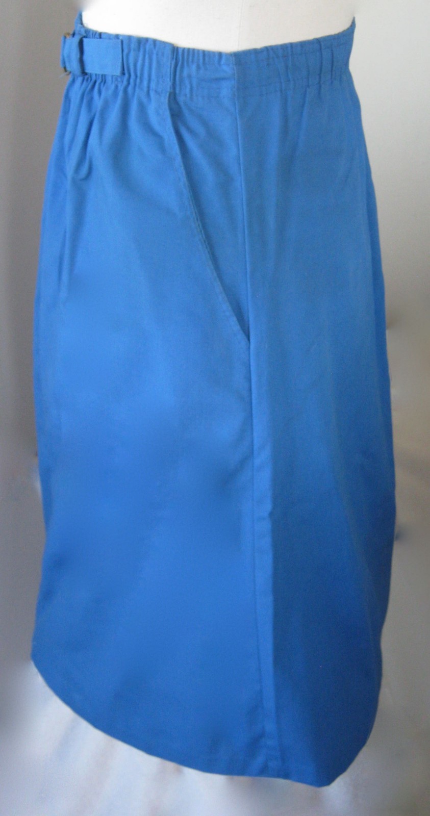 Beautiful Vintage Woman’s Bright Blue Skirt by Take 1 size 8