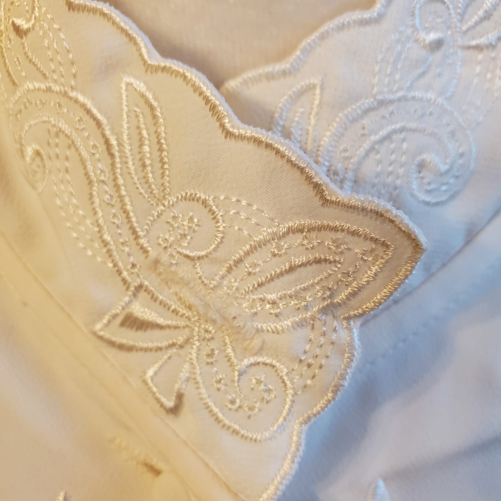Vintage Claudia Richard Women’s Ivory Polyester Shirt Blouse Embroidered Size 10