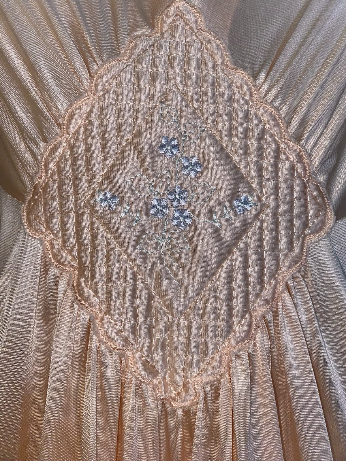 VTG M L Sweet PEACH VANITY FAIR Nylon Peignoir Robe Nightgown Negligee Gown Set