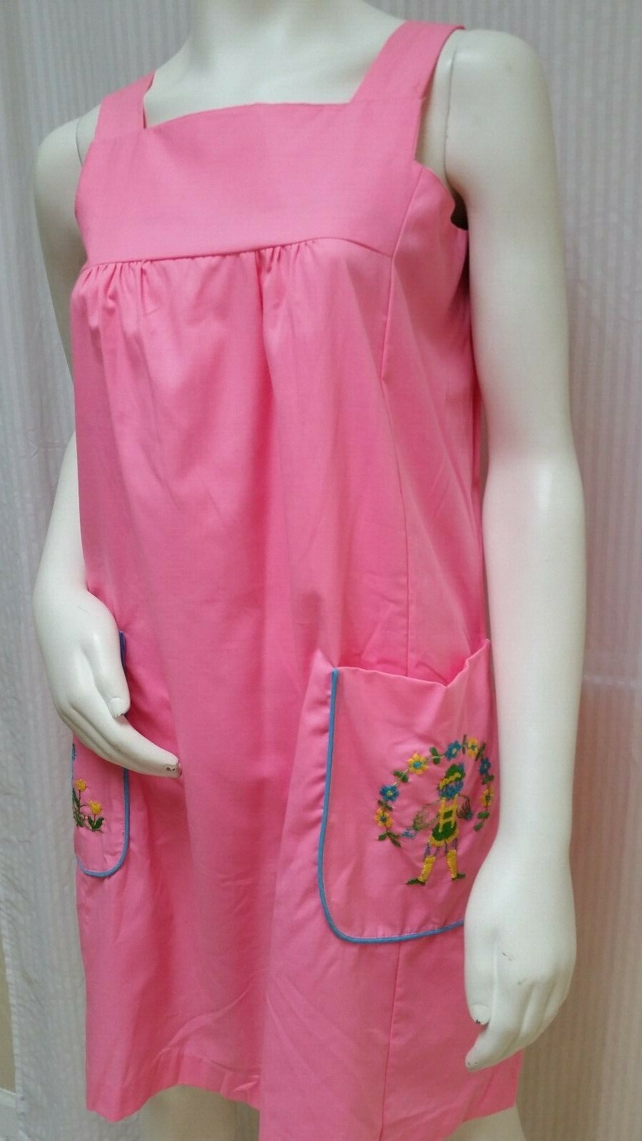 Vintage PLAZA 9 Pink Pinafore Babydoll Dress w/ Embroidered Pockets – Size S/M