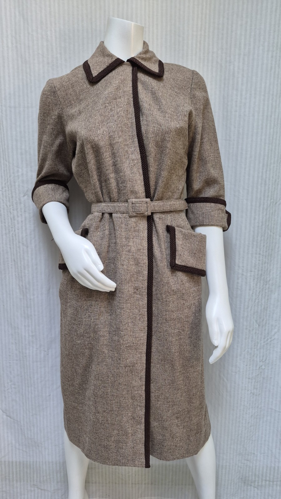 Vintage 1940/50’s Brown Tweed Wrap Dress Coat w/ Belt – Size M
