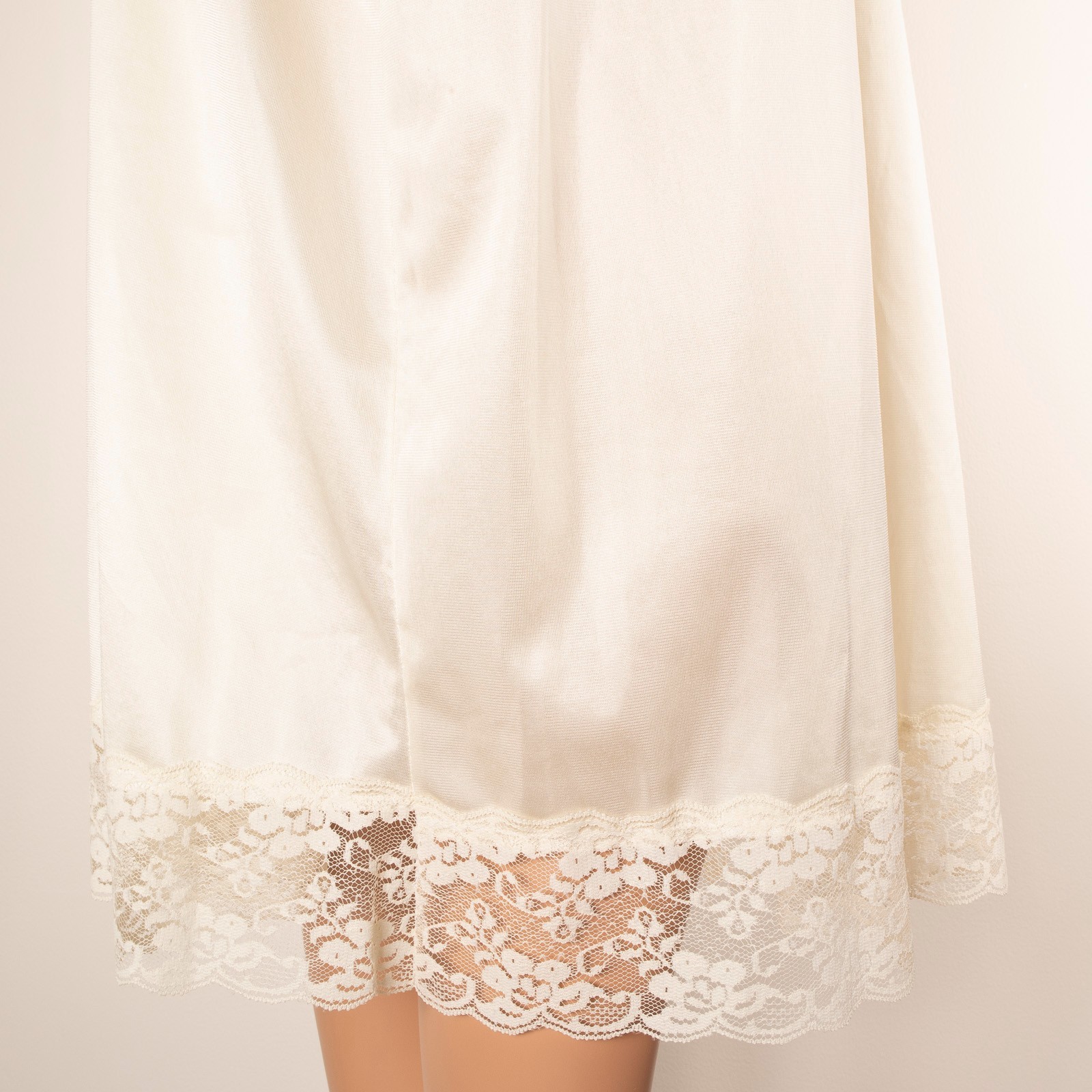 Vintage PERFECT FORM Ivory Full Slip Dress Sz 46 Antron Nylon Lace Lingerie USA
