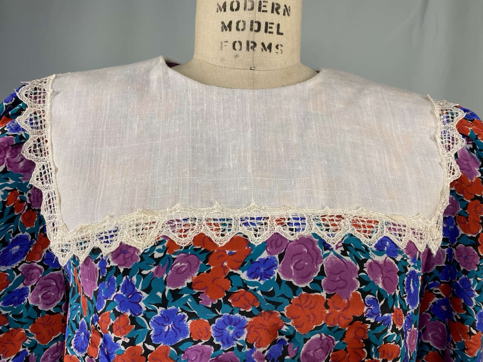 Vintage Dress SIZE LARGE 14 floral classic white collar 80s 90s modest LISA II