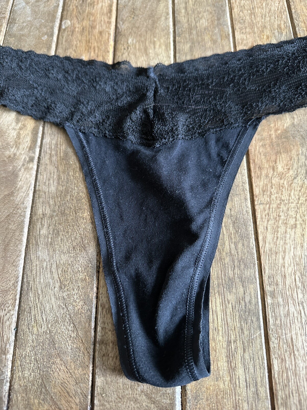 Vtg Victoria’s Secret Black Lace Low Rise Thong Bikini Panties