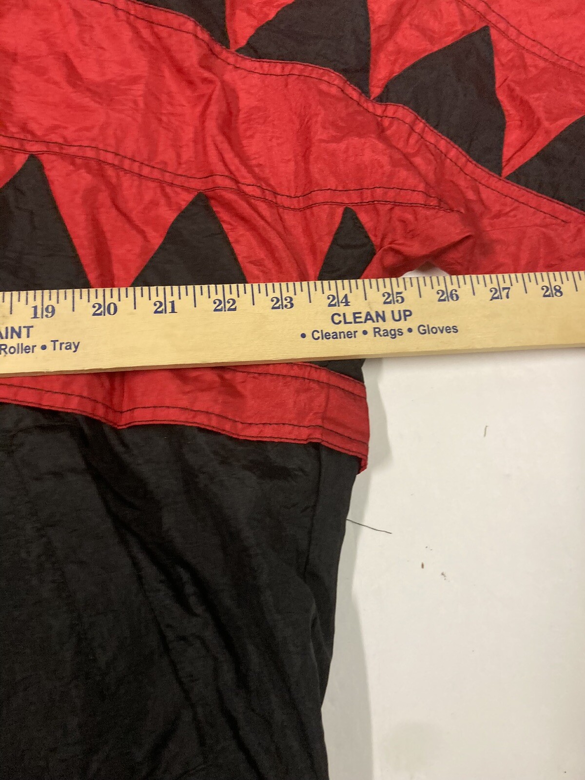 Vintage 90s Lavon Women’s Red/Black Flower Shoulders Windbreaker Jacket Medium