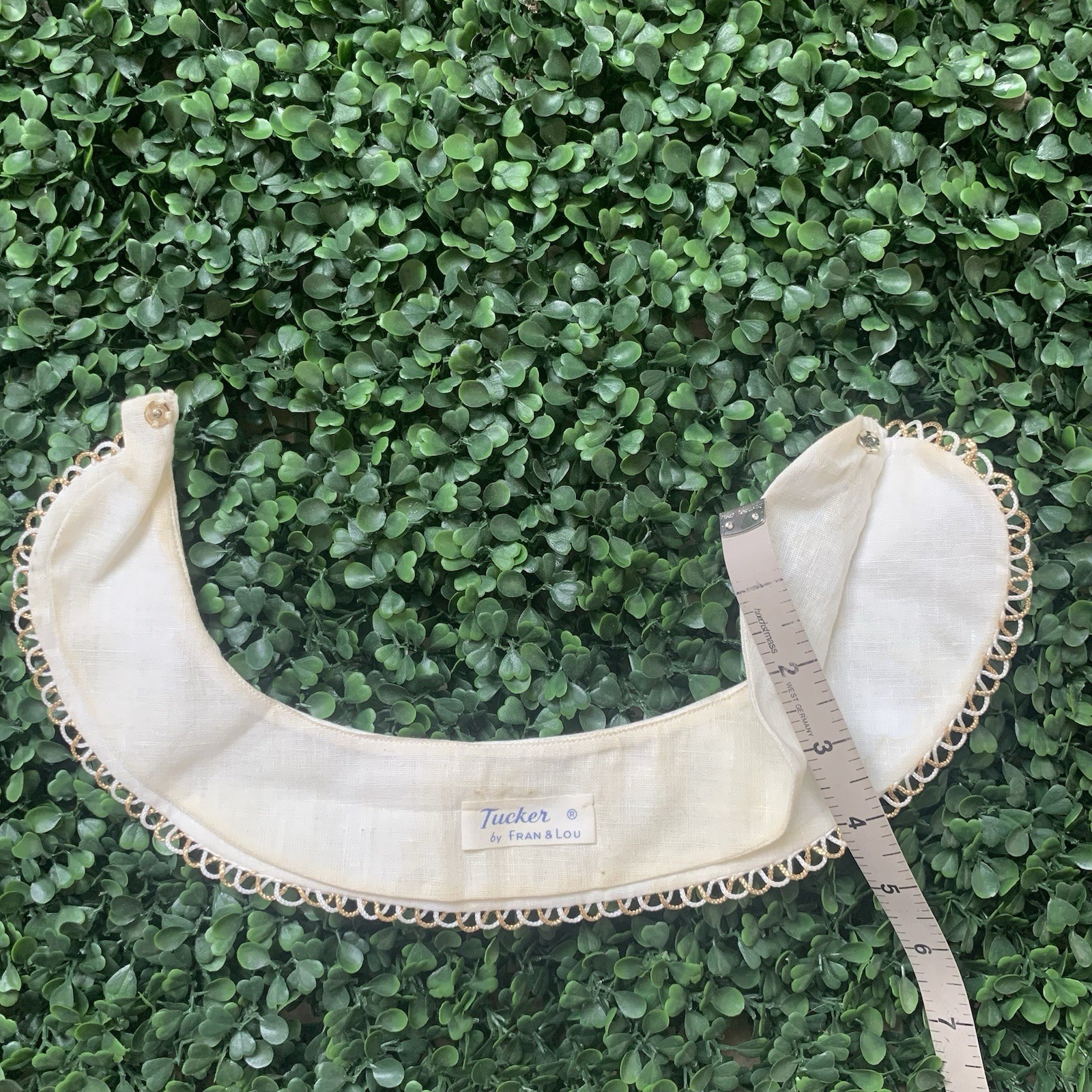 Vintage 50s 60s 1960s Tucker By Fran & Lou White & Metallic Holiday Collar