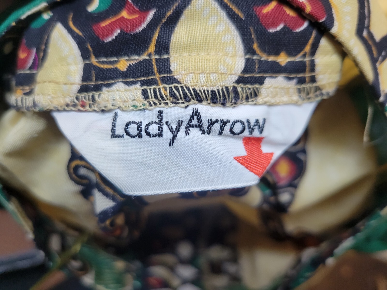 Vintage 70’s Lady Arrow Women’s Button Up Shirt/Blouse Belt Measurements in Pics
