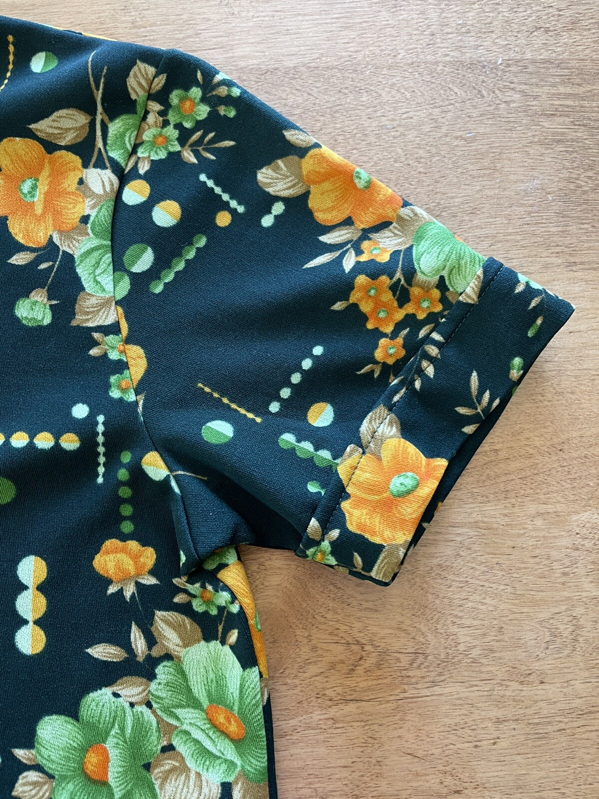 Vintage 70s Short Sleeve Floral Button Down Shirt Size M Green Hippie Vacation