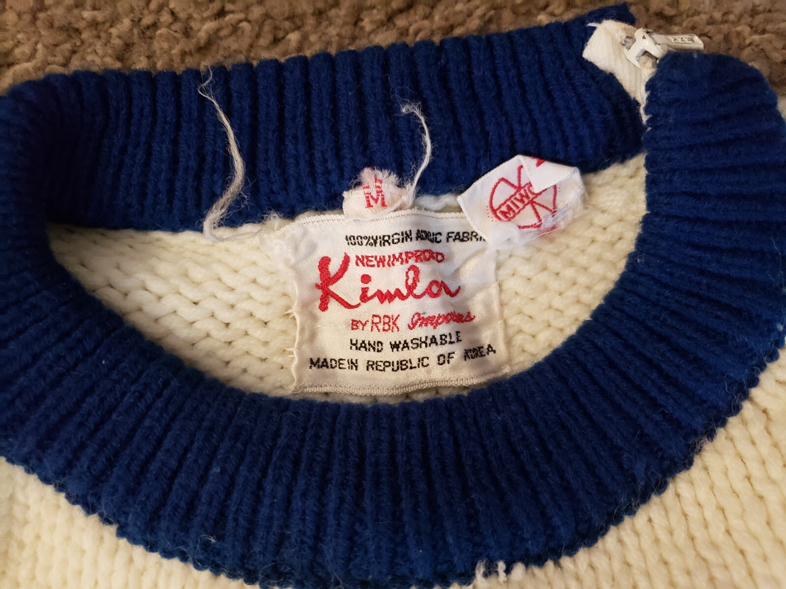 VTG EUC 1970s 80’s Women’s Korean Ski Sweater Embroidered White Green Kimlon M S