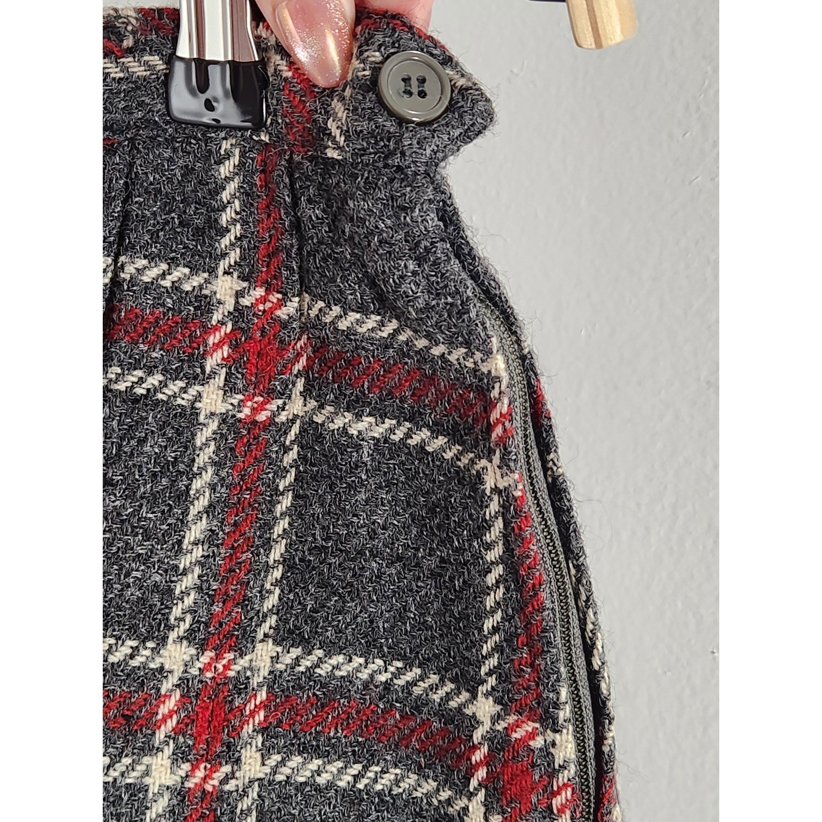Vintage 1960s Four Corners Gray Red Wool Plaid Pleated Skirt Size 9 Union Tag