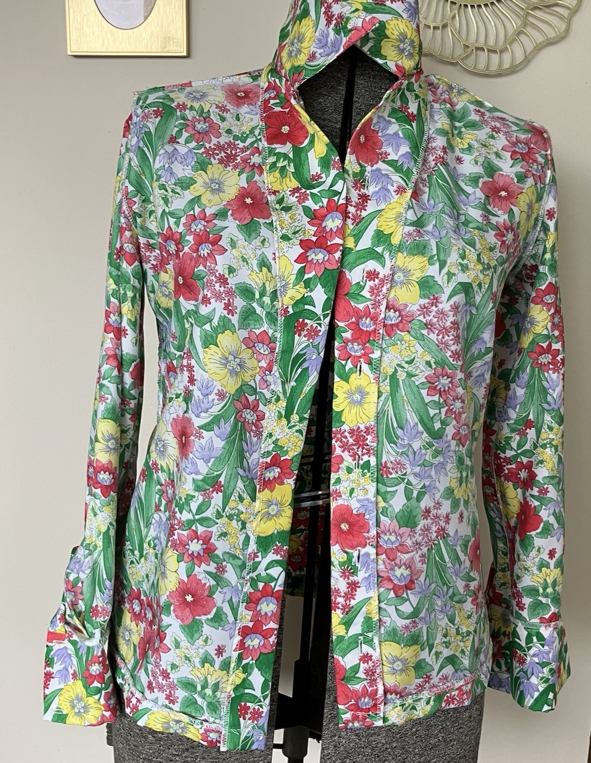Vintage 60s/70s Mod Floral Button Down Blouse Size Med Women’s Long Sleeve