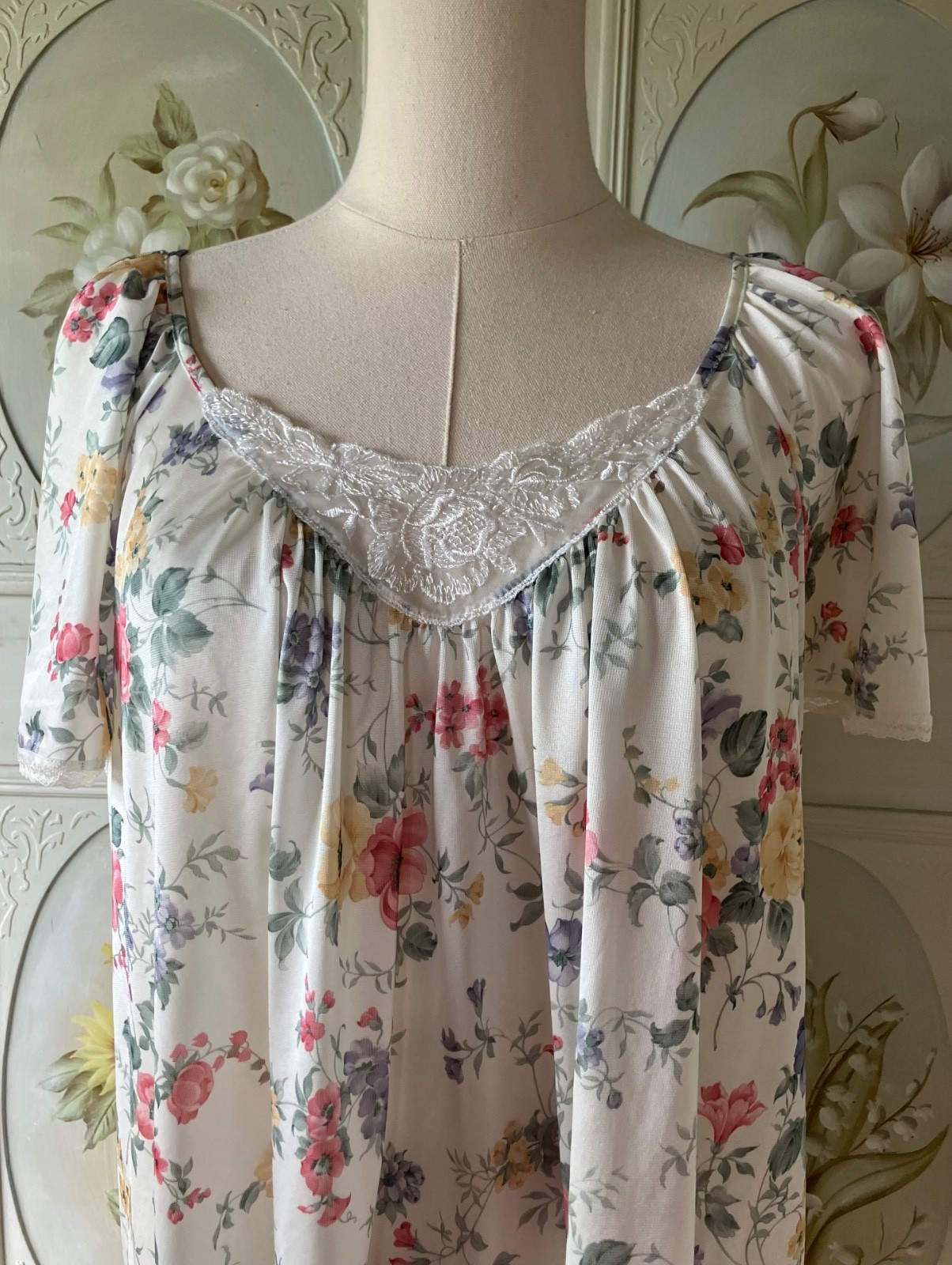 VTG USA VANITY FAIR LACY NIGHT GOWN NYLON FLOWERS WHITE PINK BLUE YELLOW XL EUC