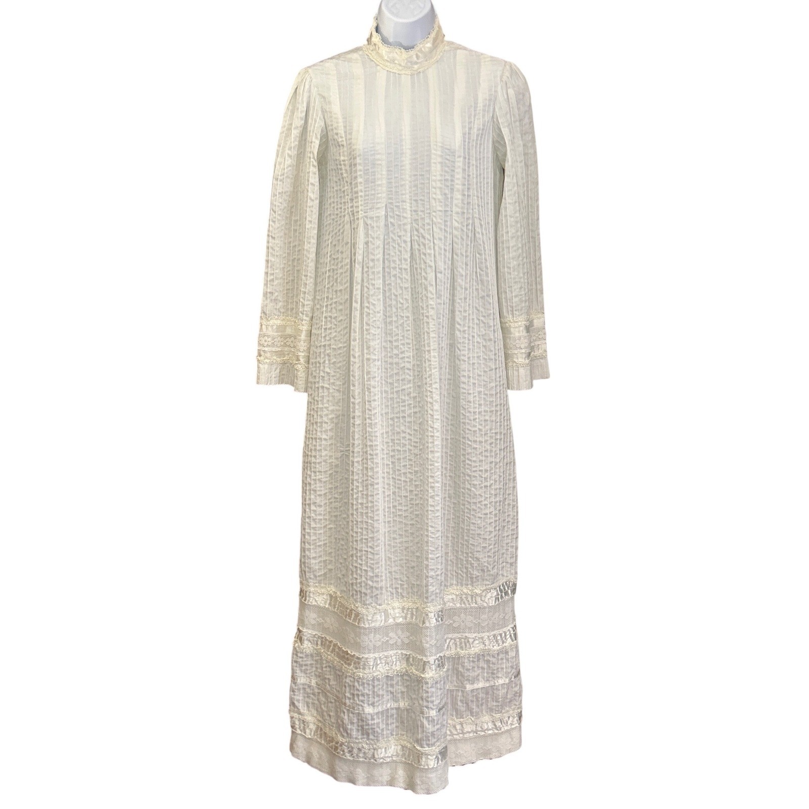 Vintage Victorian Maxi Dress Cottagecore Ethereal White Lace Nightgown Antique