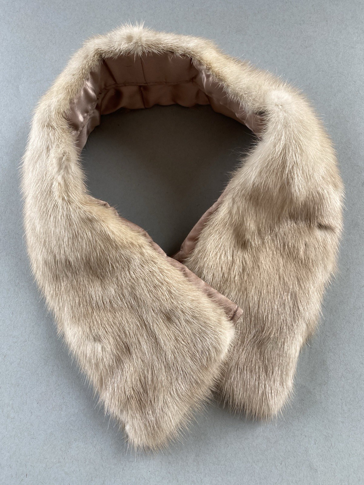 Vintage Light Champagne Blonde Mink Fur Stole Scarf Collar Wrap 24″ L Beautiful