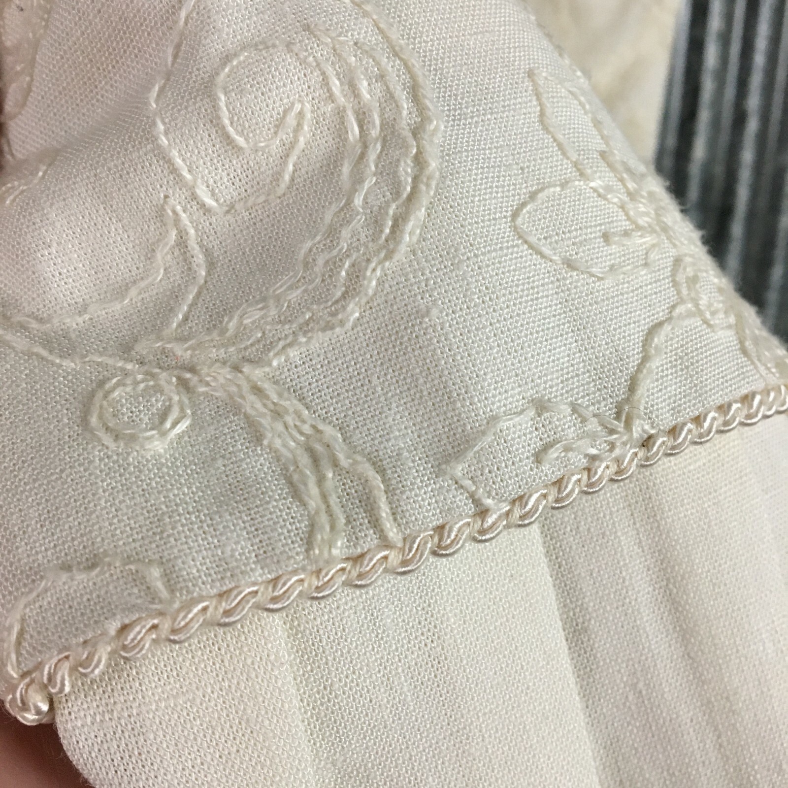 Donna Ricco Dress Womens 10 Sheath Embroidered Drop Waist Off-White Molly Ringwa