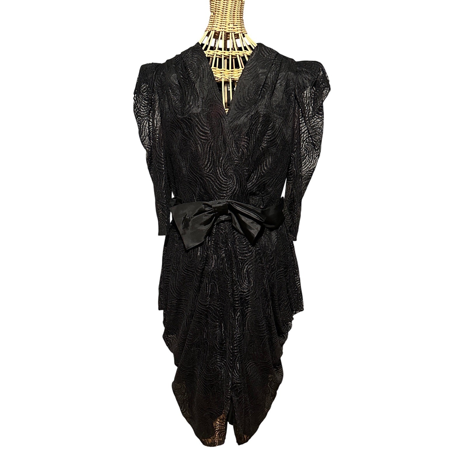 Vtg Glenrob Ltd Black Lace Cocktail Dress 80s Puff Sleeves hips Bow 11/12 Witchy
