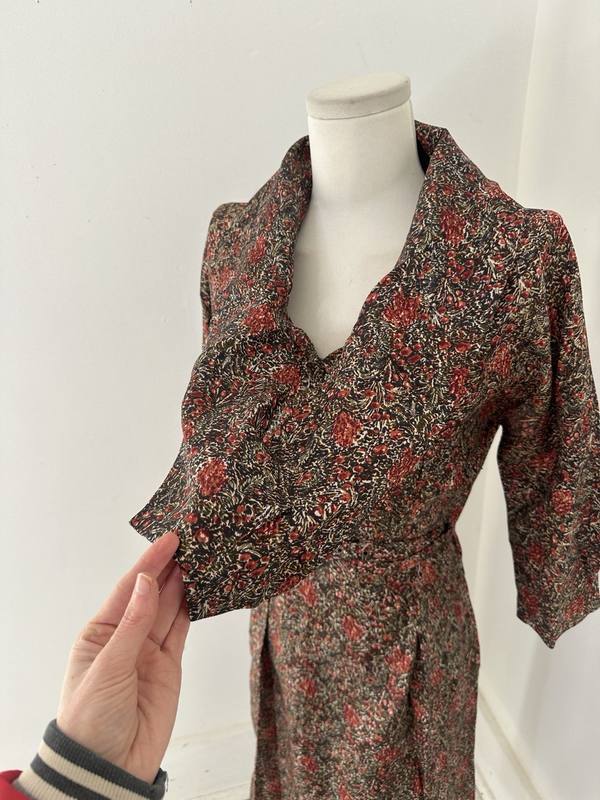 Vintage 40s Floral Ascot Necktie 3/4 Sleeve Day Dress