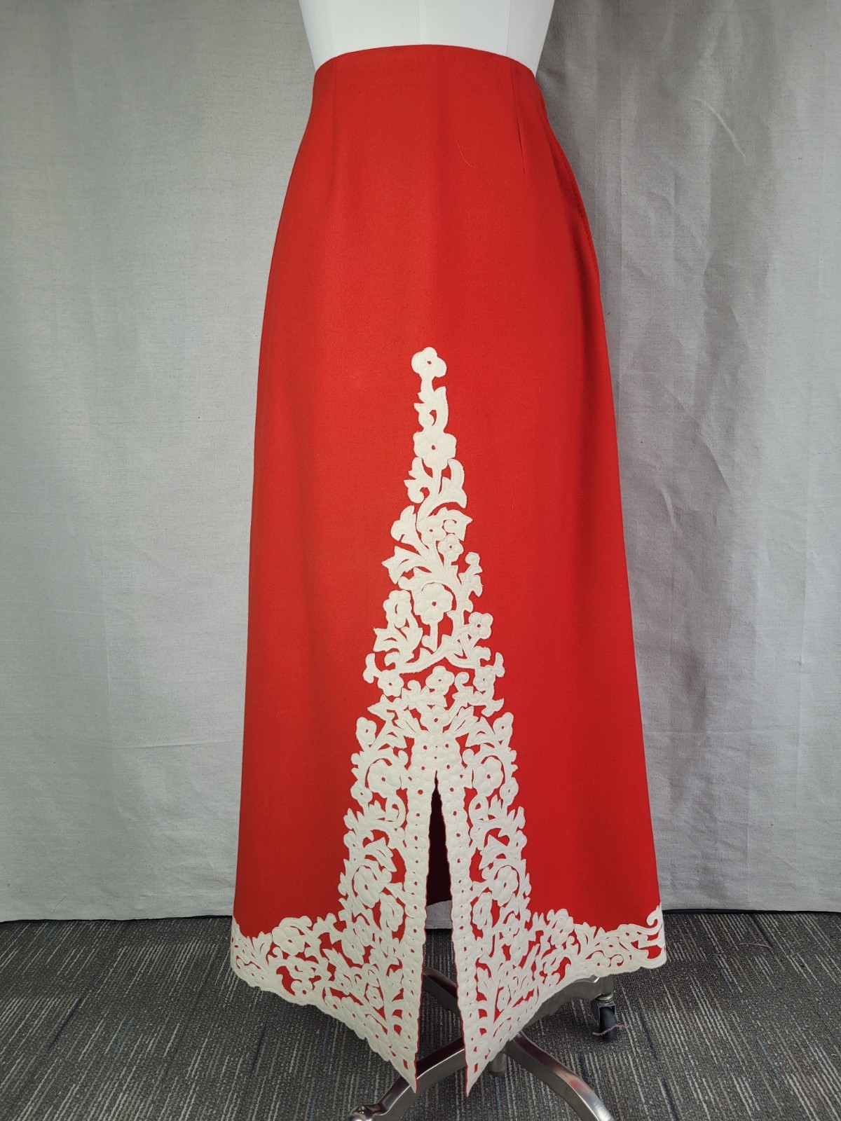 1970s Felted red wool long skirt with cream felted applique floral design