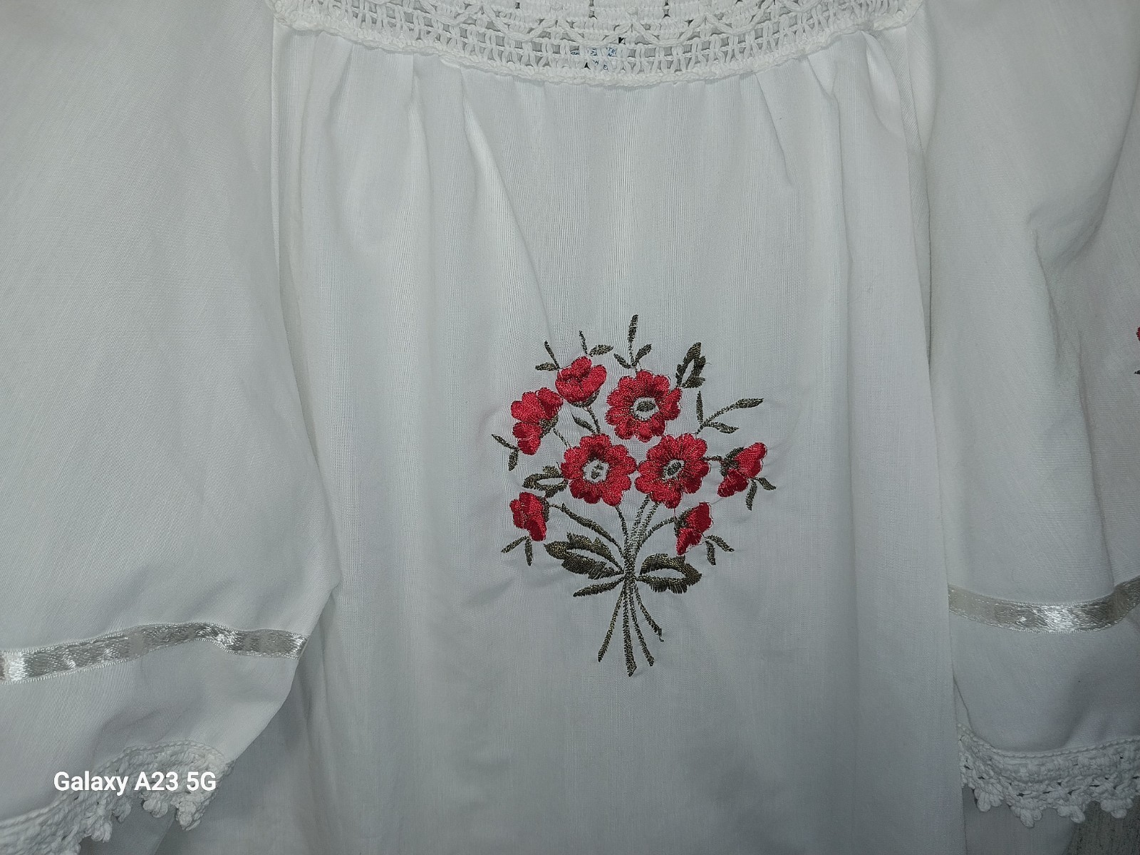 Vintage Giovani Floral Embroidered Peasant Top Made In Greece