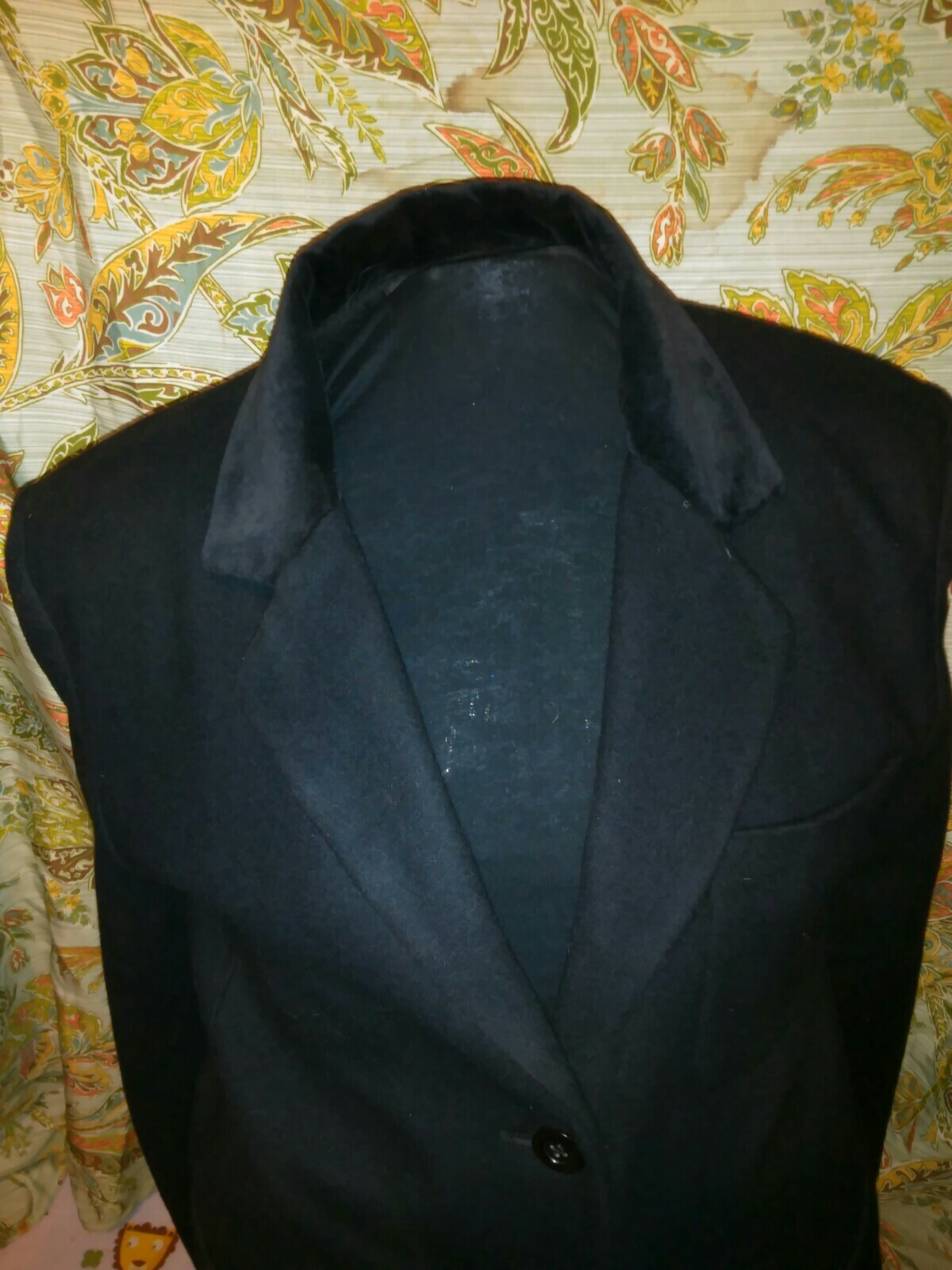 J L COLEBROOK BLAZER.80% WOOL. MADE IN UKRAINE. SLIT FRONT POCKETS(2). 1 UPPER C