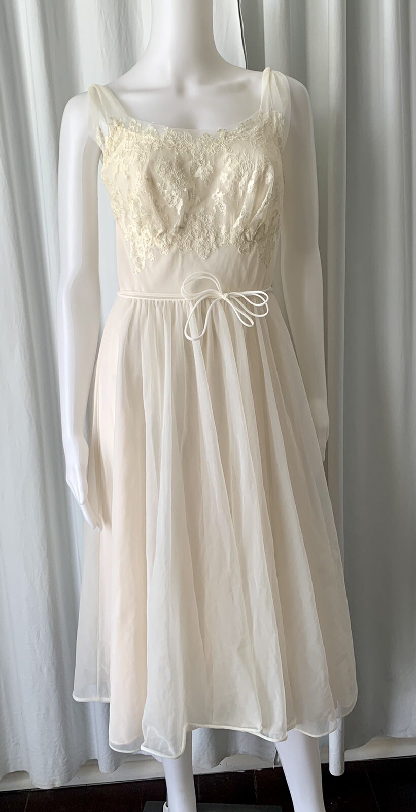 Vintage 50s Vanity Fair White Lace Slip Sz 32