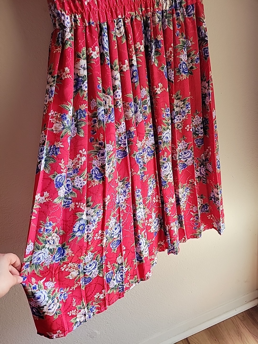 womens vintage secretary midi Collared dress S/M Red Floral Pleated Romantic USA