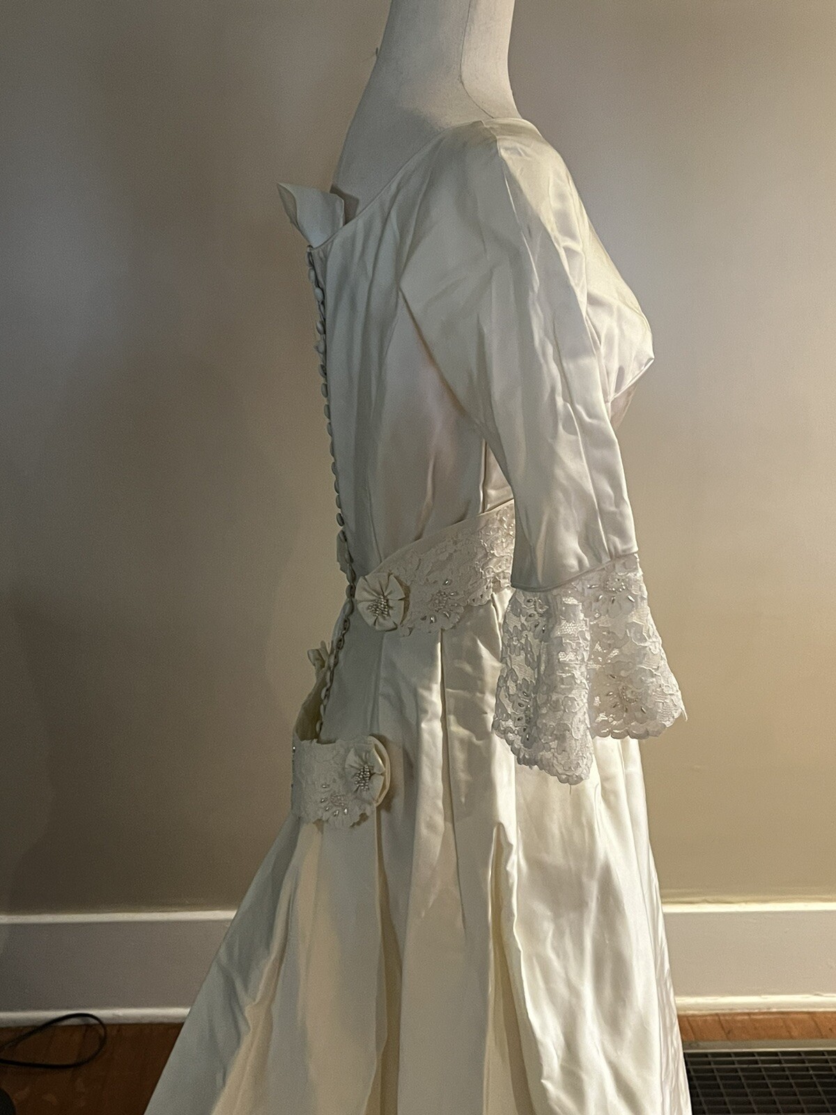Vintage Alfred Angelo Edythe Vincent 1940-1950’s Taffeta And Lace Wedding Dress
