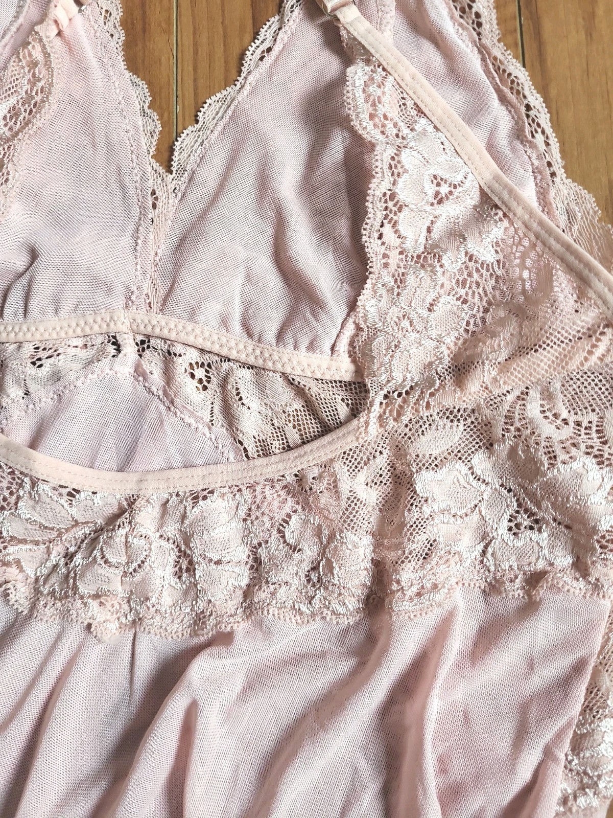 Pink Lace babydoll nightgown adjustable spaghetti straps and a small Bow. Sz M