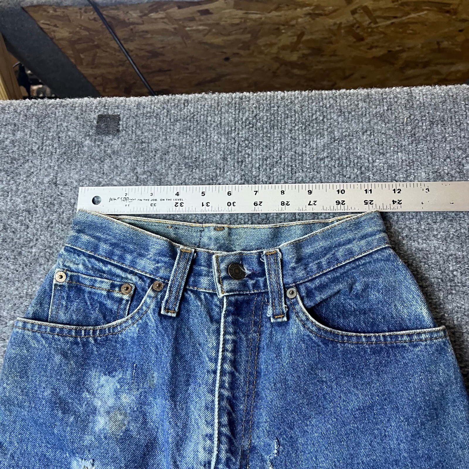 Levi’s Jeans Womens Size 22 Blue Distressed Straight Leg Denim USA Made 514 Fair