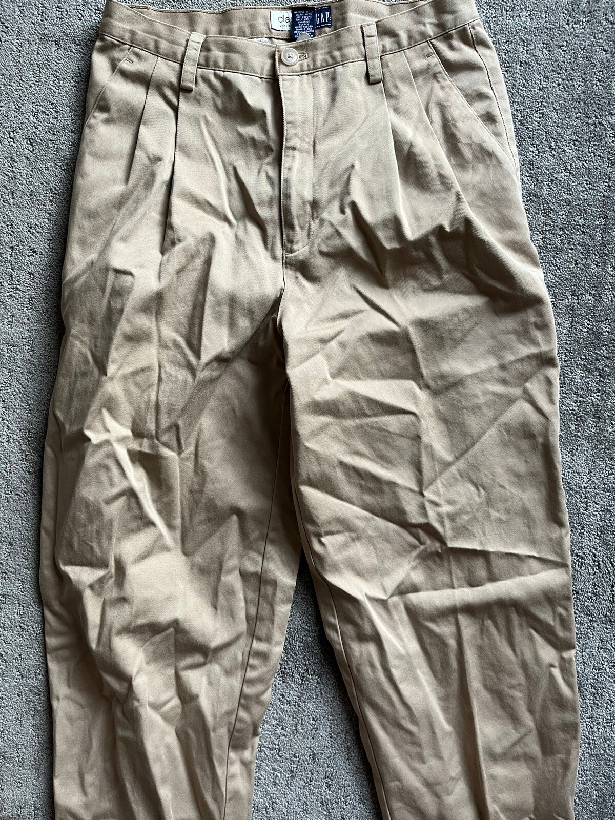 Gap Khakis 10 Long Classic Fit Pleated Wrinkle Resistant Cotton
