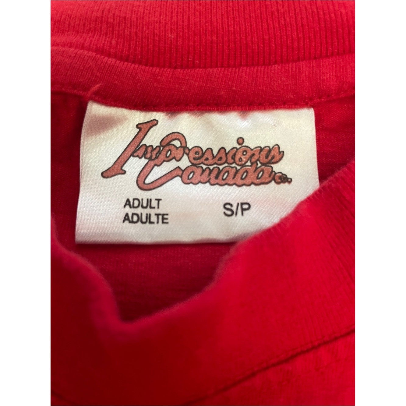 Vintage Impressions Canada Québec Red Short Sleeve Tee 100% Cotton Size Small