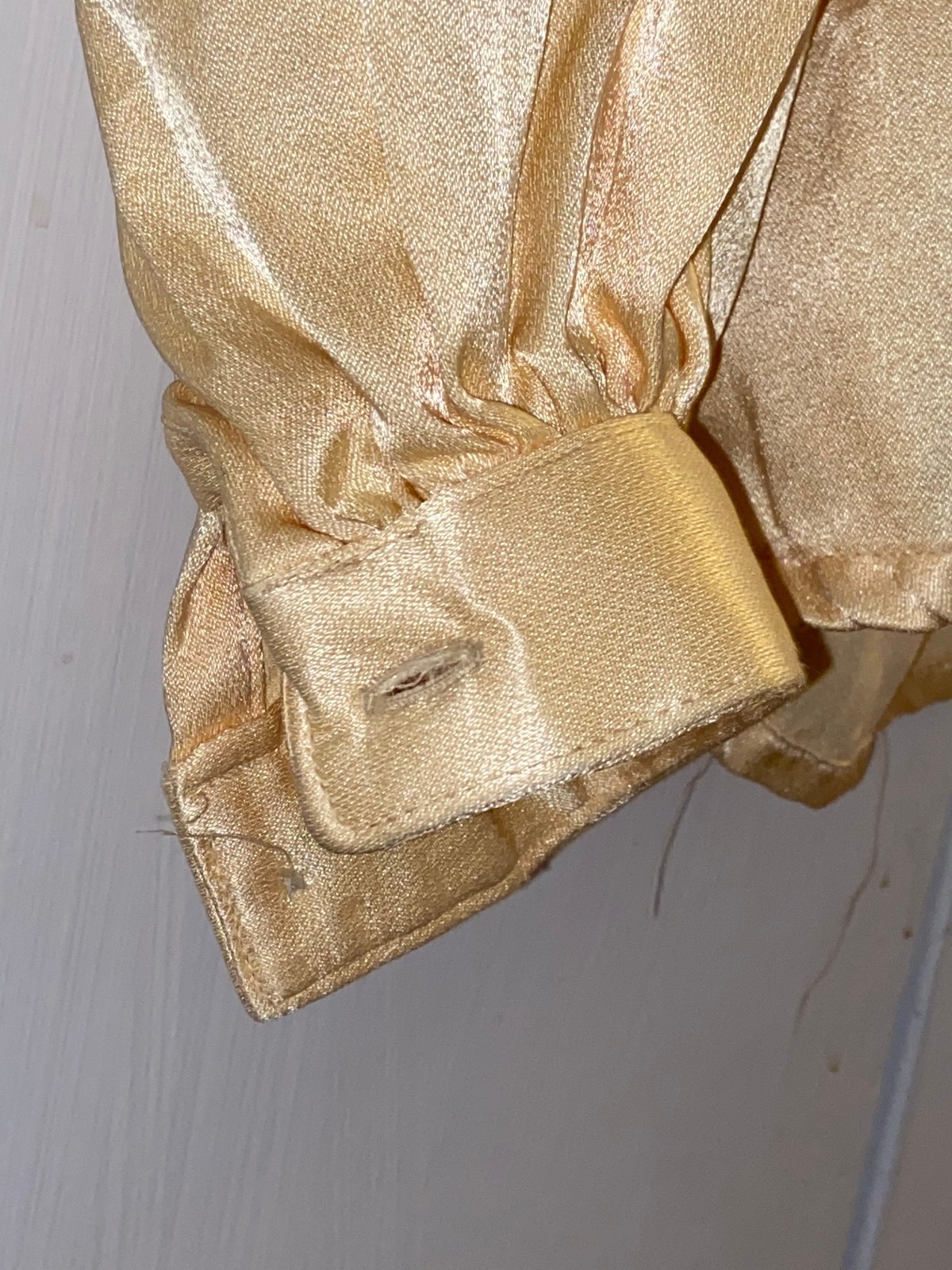 Vintage 1970s h.i.s Women’s Gold Buttercup Satin Blouse Sz MED w/Lace Accents