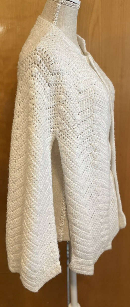 VTG 70s White Crochet Cape Shawl Poncho Retro Bohemian Hippie READ