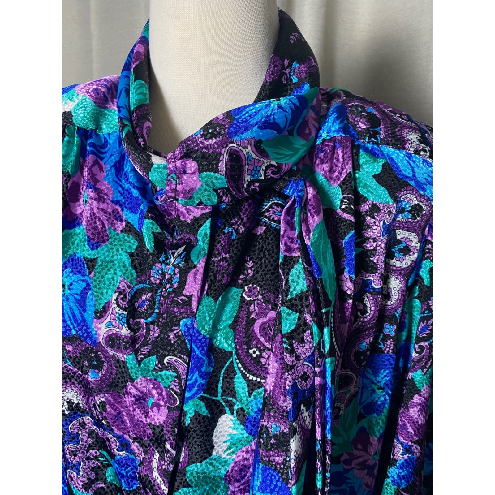 Vintage Gianna Floral Paisley Tie Neck Blouse Purple Blue 70s 80s Retro Shirt