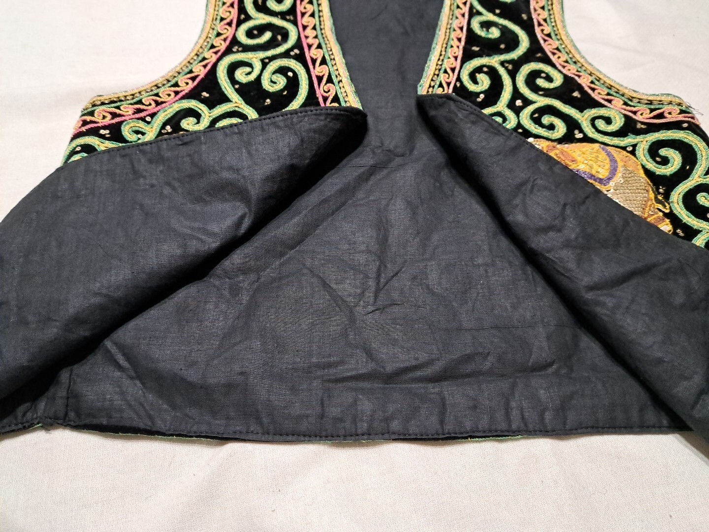 Vintage Carol Horn Workshop 3D Elephant Vest Embroidered Beaded Sequin Boho M/L