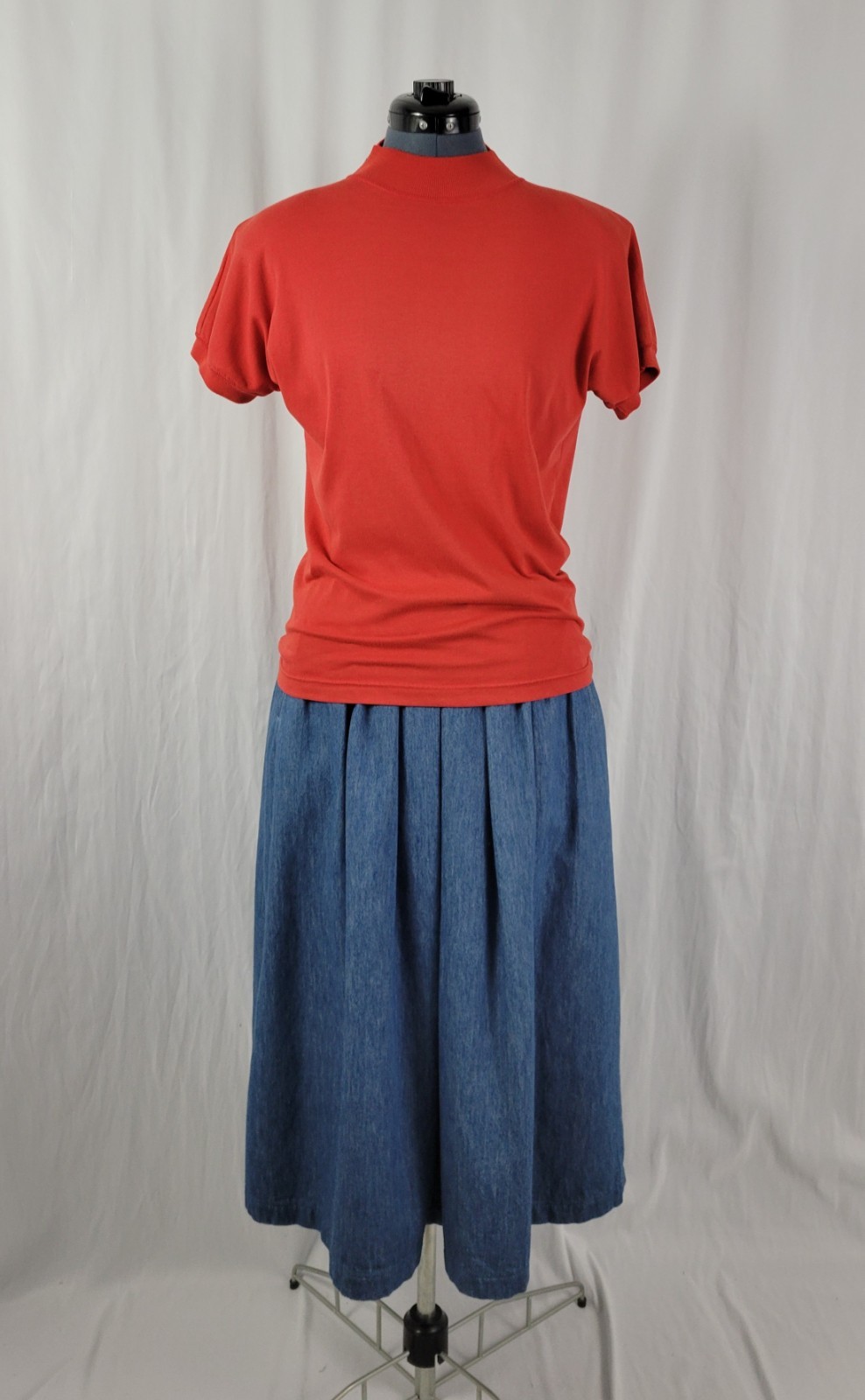 Vintage Red Mock Turtleneck Dropped Shoulder Top w Ribbed Collar & Cuffs Size M
