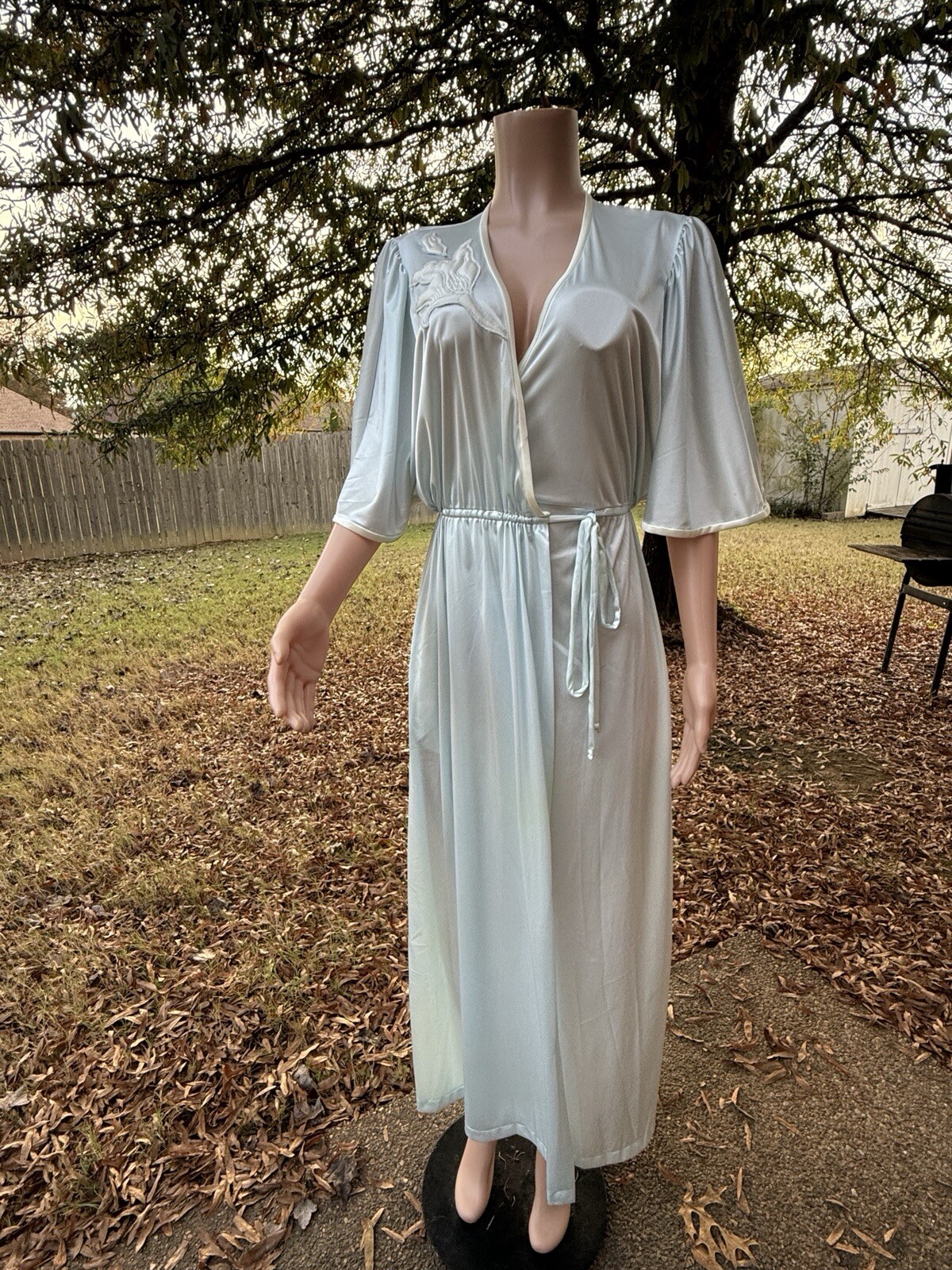 Vintage Vandemere Blue Floral Embroidery Satin Robe USA made MCM Sexy Lingerie